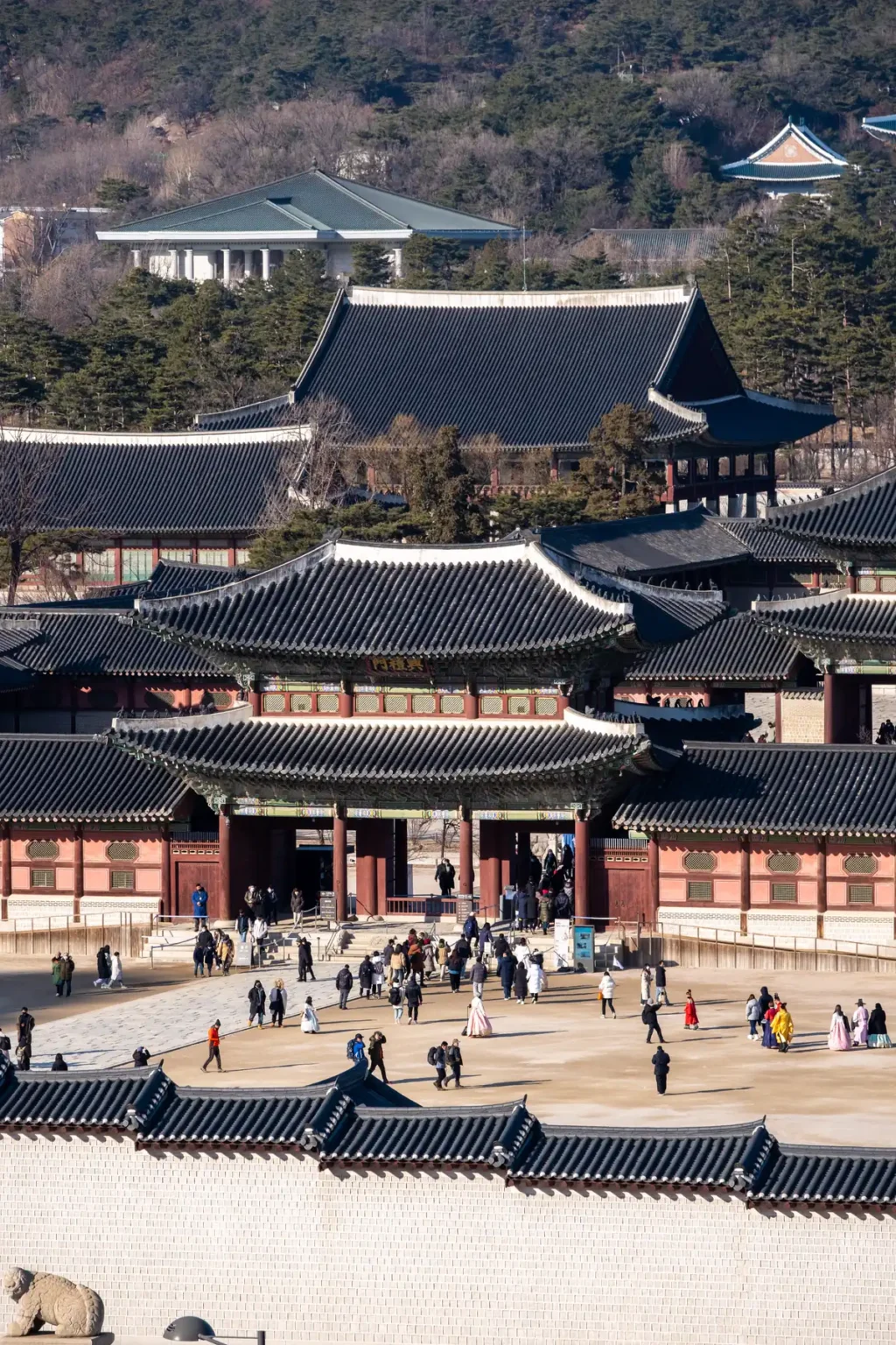 The Gyeongbokgung cluster: the central first-time Seoul route