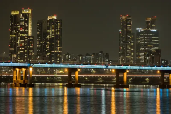 Why Han River Ramen Works So Well for First-Time Seoul Travelers
