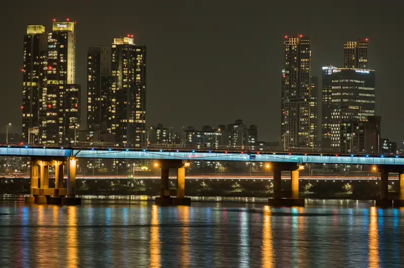 Why Han River Ramen Works So Well for First-Time Seoul Travelers