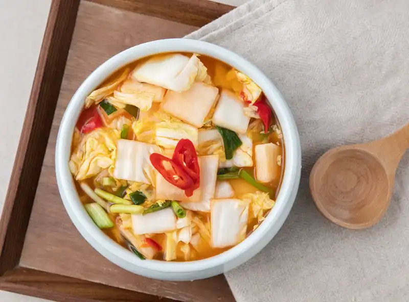 Seoul-style kimchi is easy to enter, but it does not show the full width of Korean kimchi